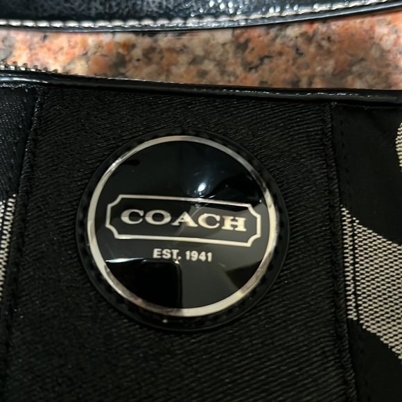 Coach - Picture 3 of 8